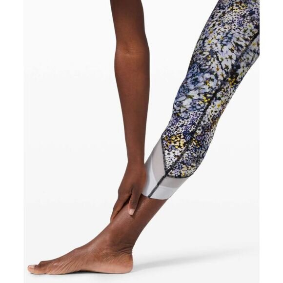 Lululemon Wunder Under Crop High-Rise Roll Down 23" In Floral Metropolis Multi 8 - Picture 3 of 7